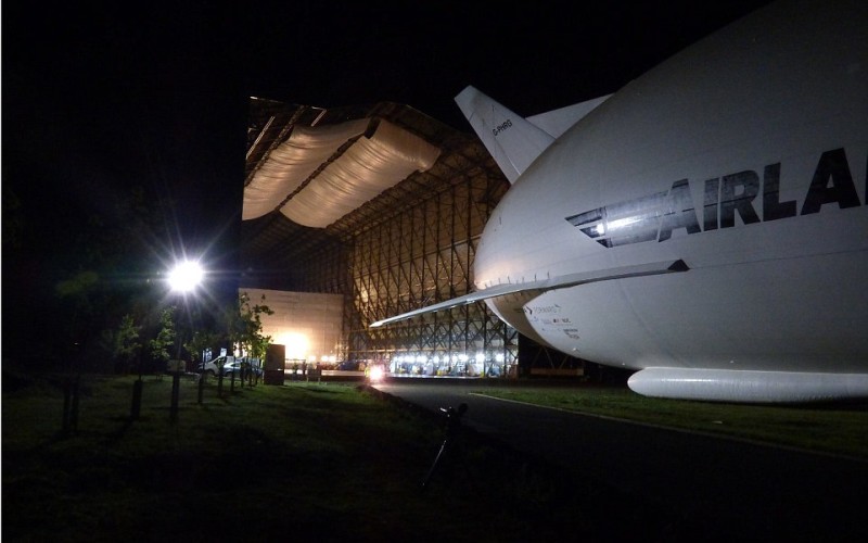 самое большое в мире гибридное воздушное судно Airlander 10 (2)