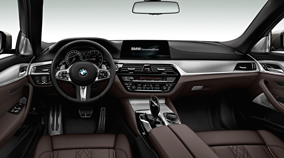 Rejting-5-samyh-bystryh-dizelnyh-avtomobilej-poslednih-let-foto-BMW-M550d-xDrive-salon