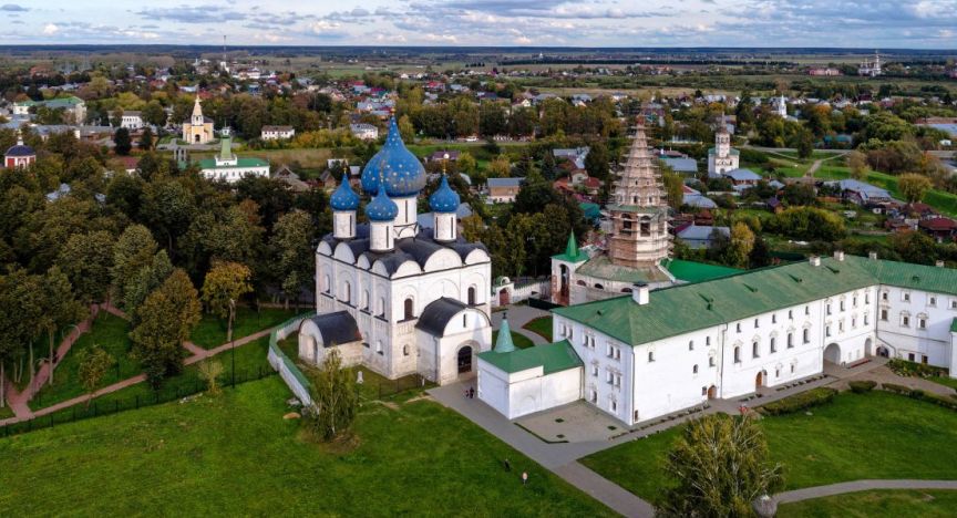 goro-suzdal-kreml-rozhdestvenskiy-sobor-bogoroditsy