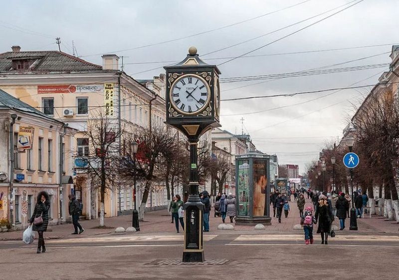 gorod-tver-i-tverskaya-oblast-dostoprimechatelnosti-foto-trehsvyatskaya-ulitsa-tverskoy-bulvar