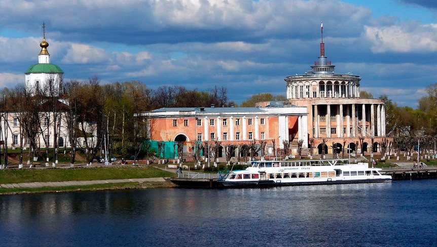 gorod-tver-i-tverskaya-oblast-dostoprimechatelnosti-foto-tverskoy-rechnoy-vokzal