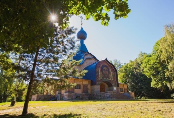 smolensk-i-oblast-dostoprimechatelnosti-foto-tolashkino-tserkov-svyatogo-duha