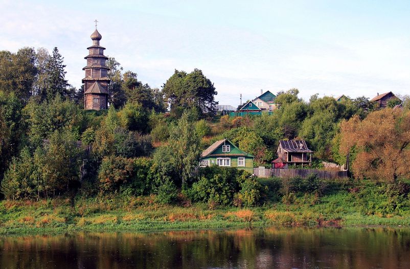 tverskaya-oblast-dostoprimechatelnosti-foto-torzhok-vaselevo-usadba-na-beregu-reki-tvertsa