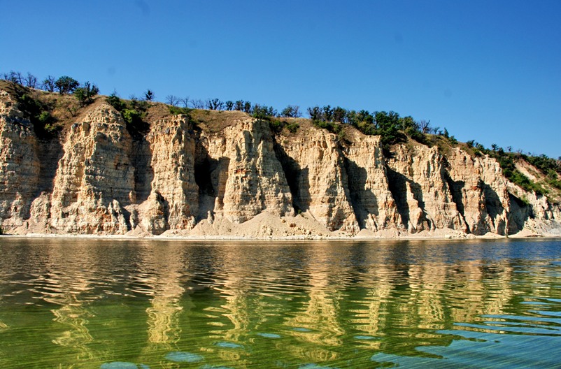 volgograd-i-oblast-dostoprimechatelnosti-foto-shherbakovskij-park-stolbichi-kamennye-steny